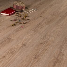 Classen 37763 Taraklı Meşe 8 mm 31.sınıf Laminat Parke